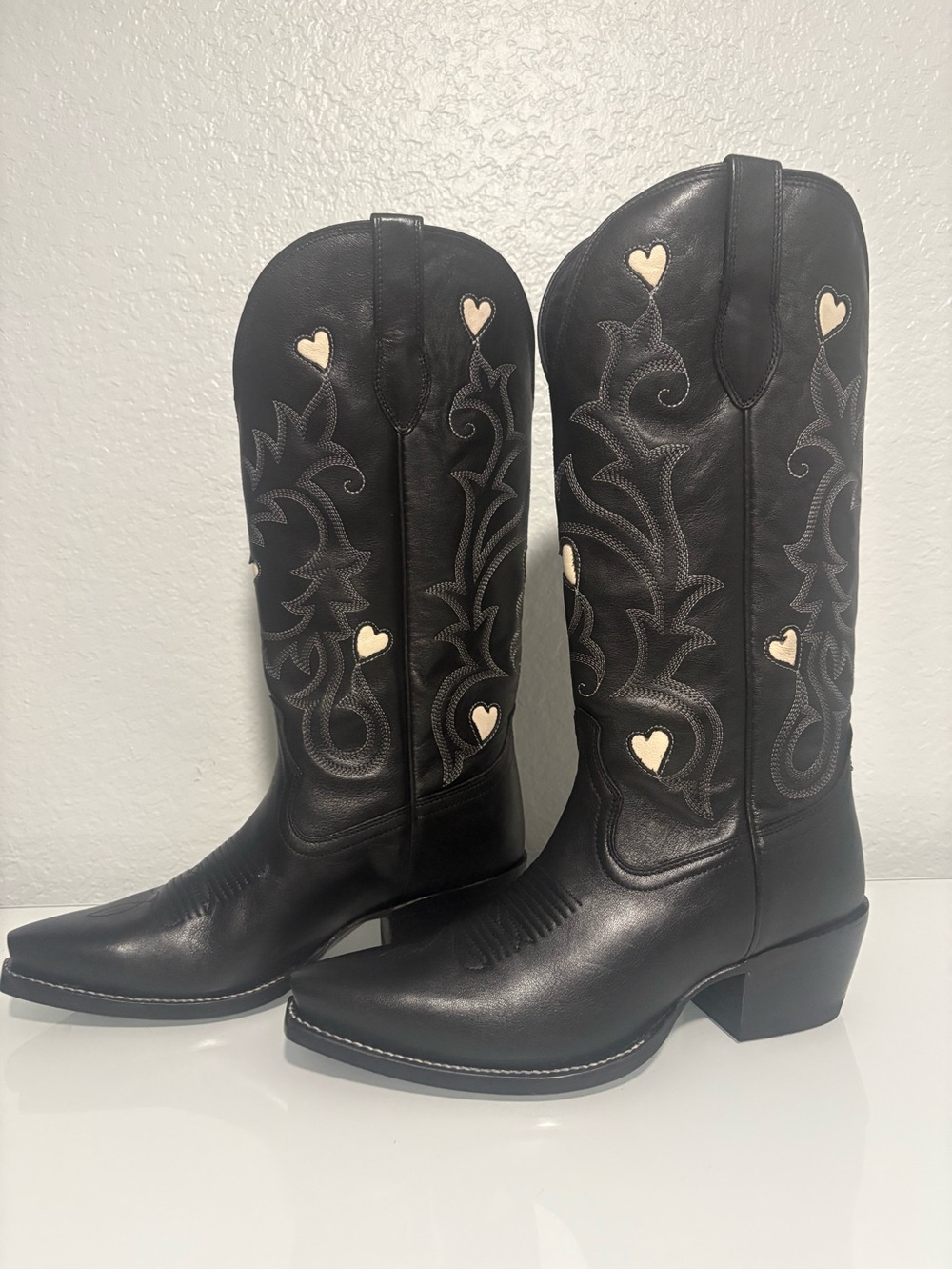 Tecovas Annie Hearts midnight Black Leather Western Boots - Picture 4 of 7